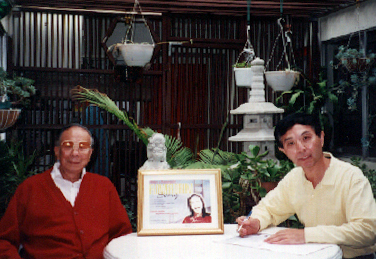 笔者当年在黎先生洛杉矶寓所采访他